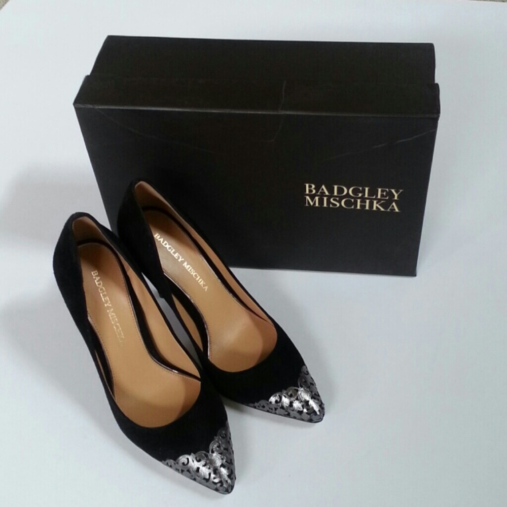 Brand New Badgley Mischka Blush Pumps - size 6.5